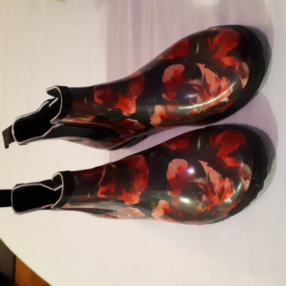 Cougar rain boot